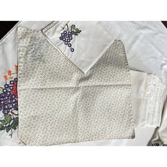 VTG Tablecloth & Napkins Fall Harvest Pumpkins Fruit Mushrooms Hand Embroidered - Picture 7 of 12